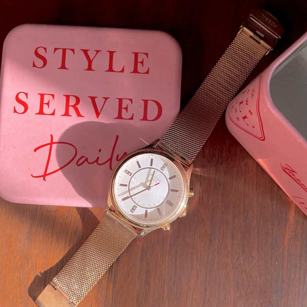 Ladies Rose Gold FOSSIL Hybrid Smart Watch ✨
